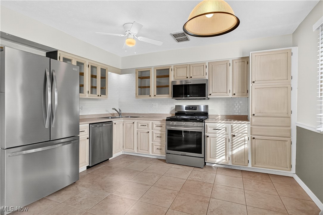 Four Seasons Twnhs - Residential