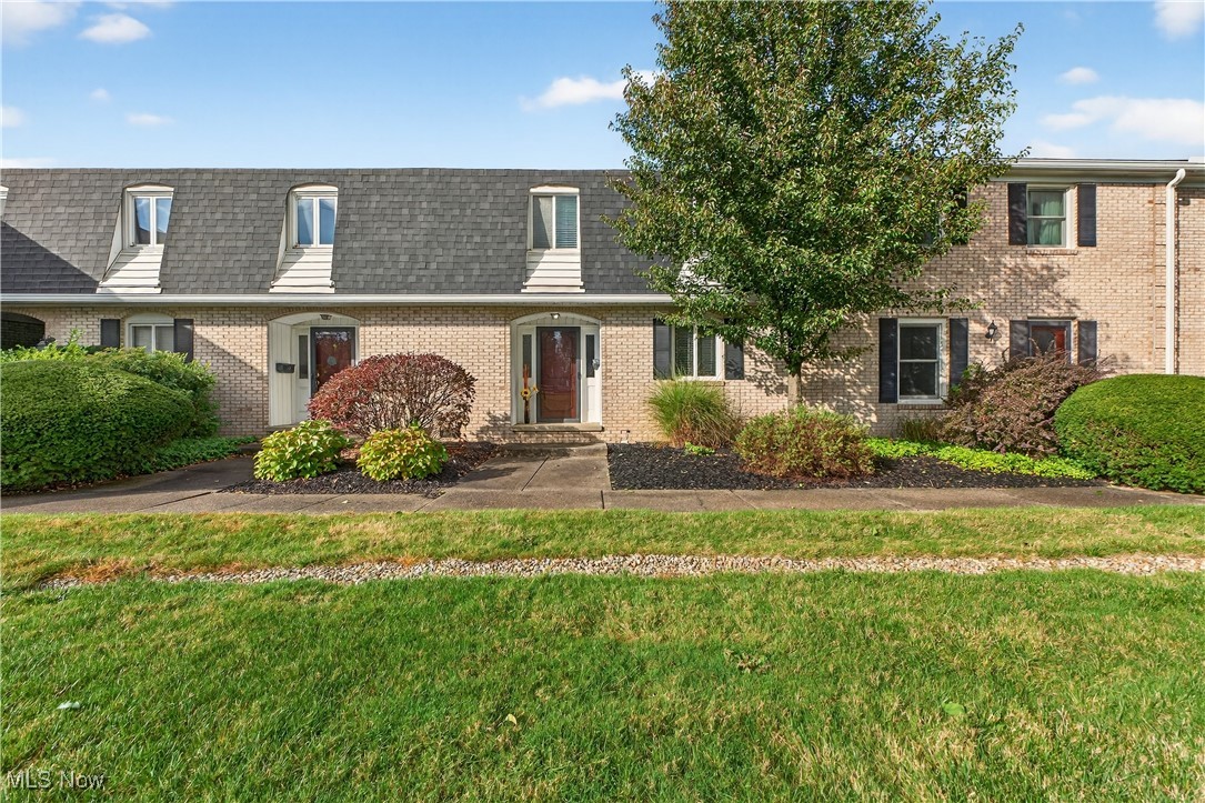 Four Seasons Twnhs - Residential