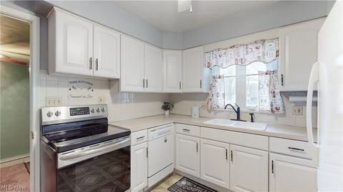 Tiny photo for 2504 17th Street, Cuyahoga Falls, OH 44223 (MLS # 5187422)