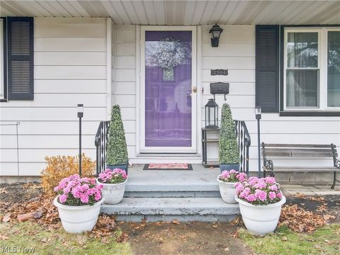 Tiny photo for 2504 17th Street, Cuyahoga Falls, OH 44223 (MLS # 5187422)