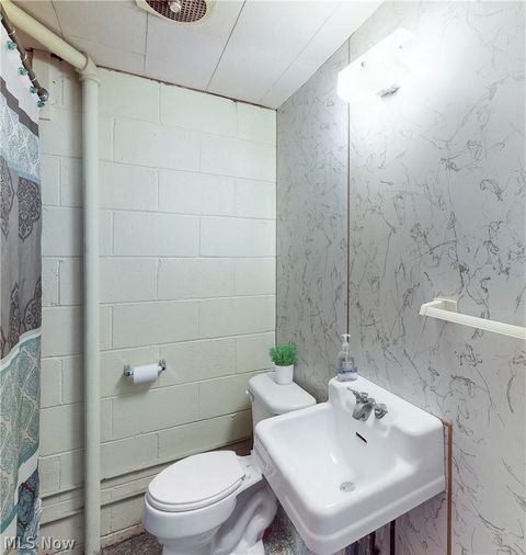 Tiny photo for 2504 17th Street, Cuyahoga Falls, OH 44223 (MLS # 5187422)