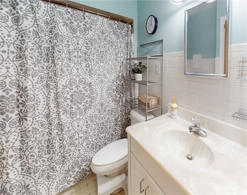 Tiny photo for 2504 17th Street, Cuyahoga Falls, OH 44223 (MLS # 5187422)