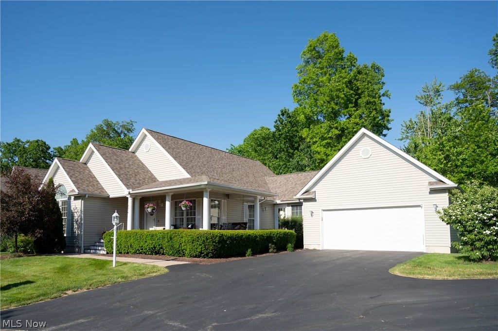 Photo of 5216 Nashua Drive, Austintown, OH 44515 (MLS # 5215180)