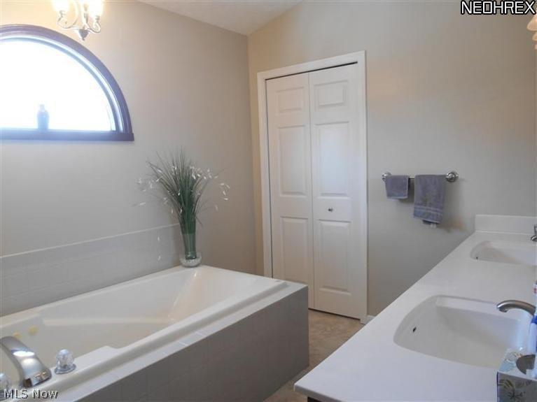 Estates of Deer Trace - Residential