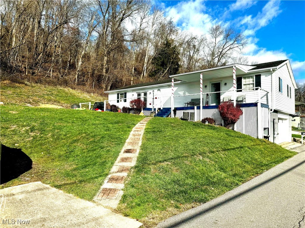 821 Woods Lane, Martins Ferry, Ohio image 3