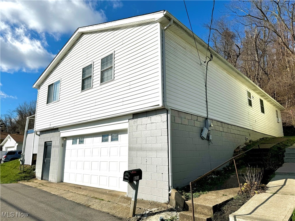 821 Woods Lane, Martins Ferry, Ohio image 4