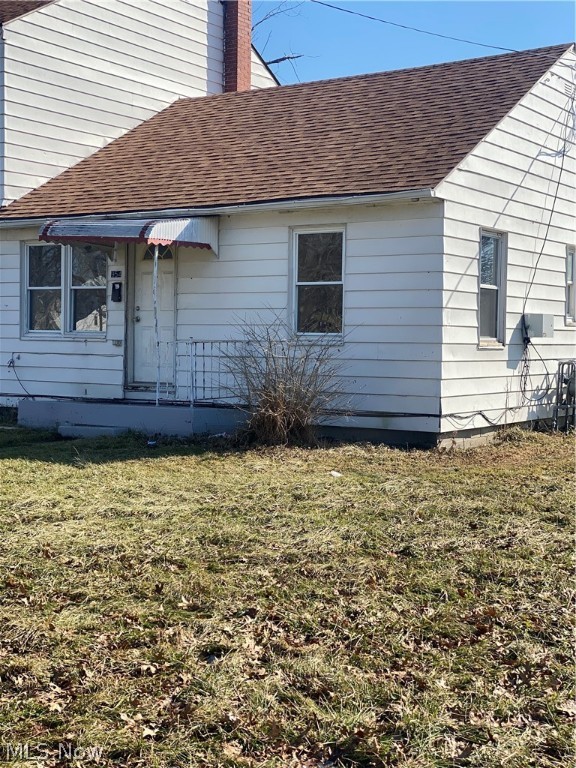 Come see this cozy 1 bedroom, 1 bathroom townhouse. Vinyl windows throughout, recently painted and a new hot water tank. Range and refrigerator included. In home laundry with washer and dryer hookups. Water/Sewer included with rent. Application and credit/background check is required for all adults 18+. A non-refundable $50 Application fee for each applicant. 1st months rent and security deposit are due at lease signing. Schedule your showing today!