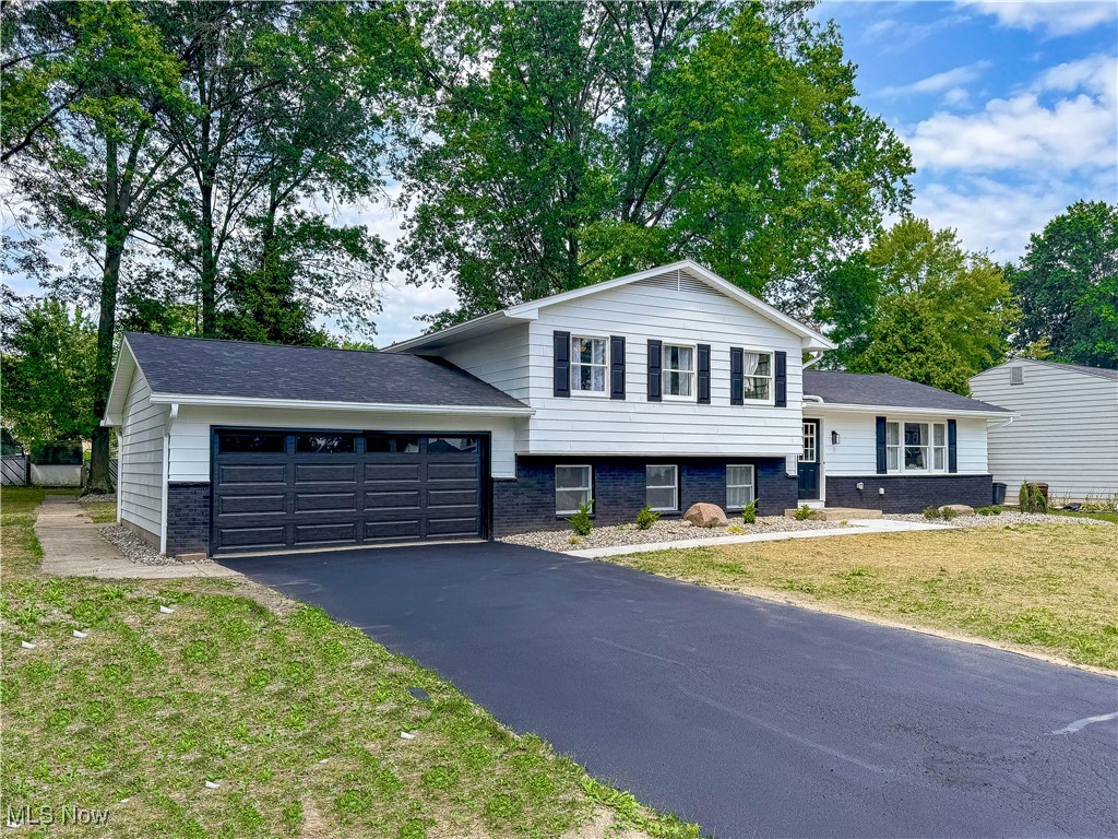 TURN KEY! Move-In Ready & Fully Renovated Spacious 3-Bed/2-Bath home located in Howland Township / Howland LSD!
This beautifully renovated home offers the perfect blend of modern style and worry-free living. Every detail has been updated! Brand New Roof (2023), Brand New Garage Door, All new electrical service (all the way to the pole!), brand new furnace and central air, and a new hot water tank! Updated Plumbing, Utility Sink, Pot Filler and more!! Simply move in and enjoy. Inside, you’ll find all-new flooring, lighting, fresh paint, and brand-new appliances that complement the gorgeous new cabinetry and leathered granite countertops in the kitchen. The open, inviting layout makes the home feel warm and welcoming, while the high-quality finishes give it a fresh, modern look. From top to bottom, this home has been completely transformed — new everything, inside and out — making it the perfect choice for anyone looking for a turnkey property in the heart of Howland Township. Don’t miss the chance to call this stunning, fully updated home yours!