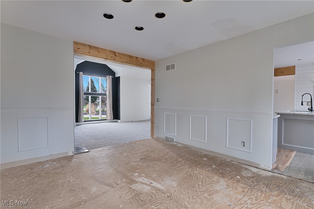 5755 Logan Arms Drive, Girard, Ohio image 14