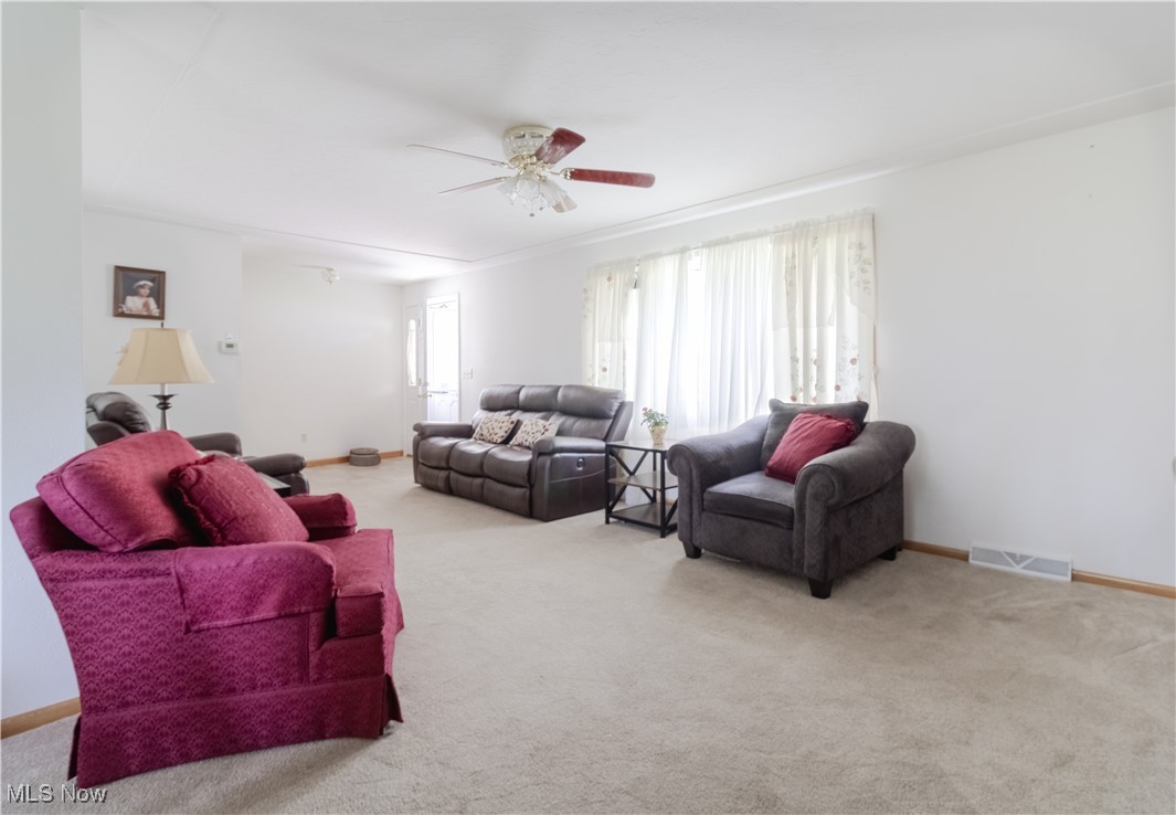 1922 W 38th Street, Lorain, Ohio image 8