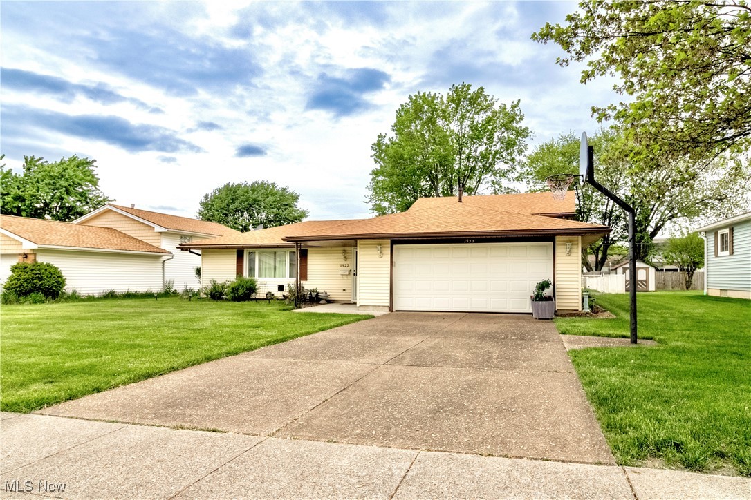 1922 W 38th Street, Lorain, Ohio image 4