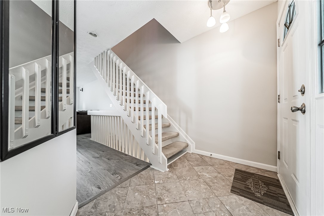 Lakeview Rdg Condo Ph #v - Residential