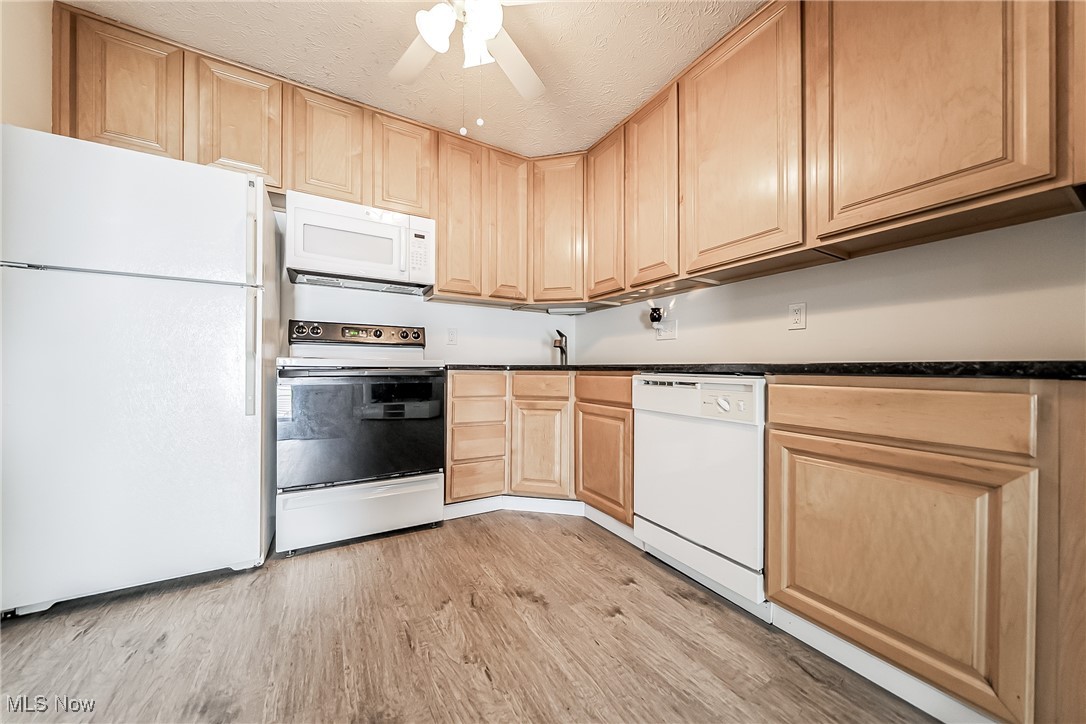 Lakeview Rdg Condo Ph #v - Residential