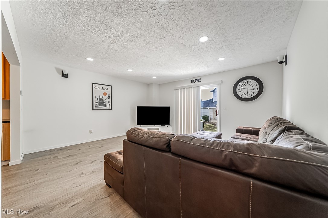 Lakeview Rdg Condo Ph #v - Residential