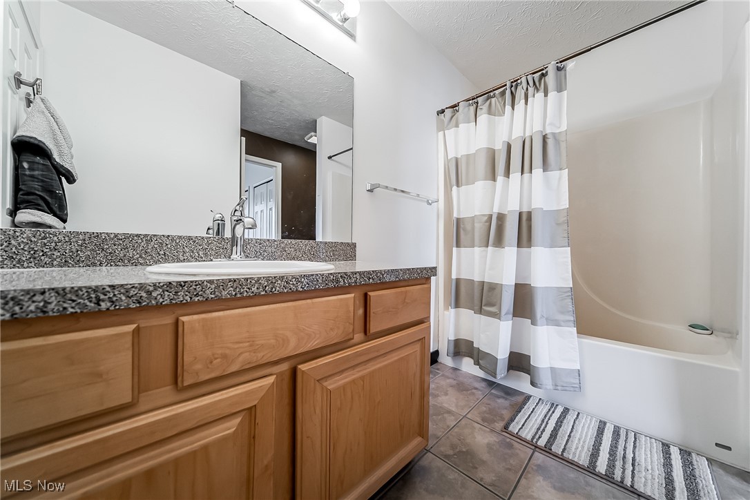 Lakeview Rdg Condo Ph #v - Residential