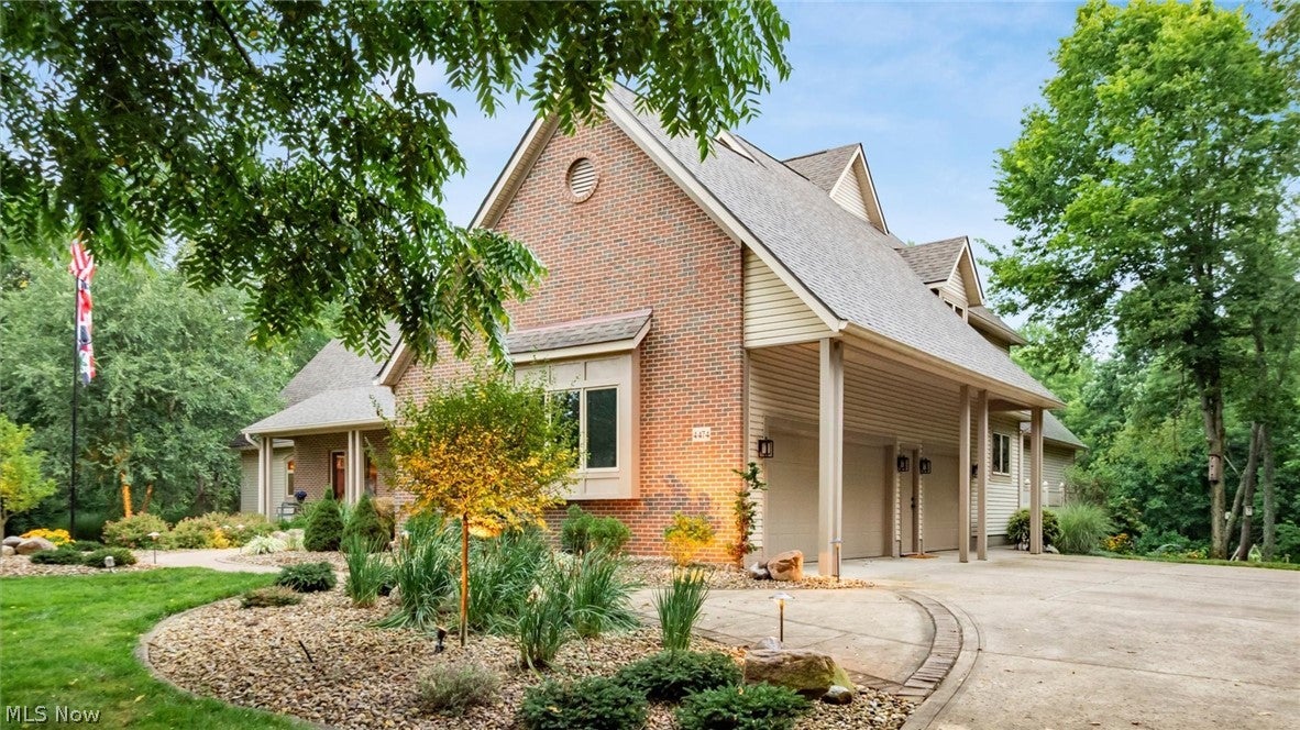 4474 White Tail Court