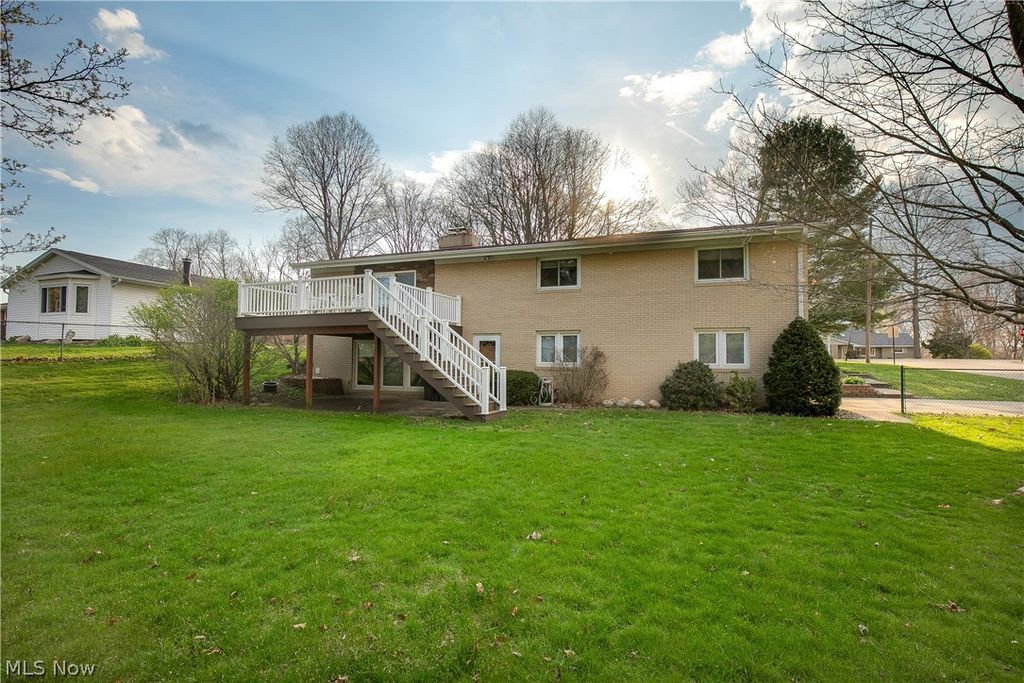 Photo of 1006 Marquardt Avenue NW, North Canton, OH 44720 (MLS # 5200526)