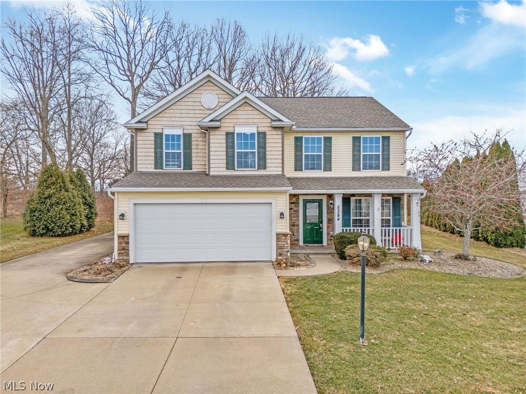 Photo of 5384 Villarose Avenue NW, Massillon, OH 44647 (MLS # 5204016)