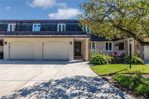 Condo For Sale - 8532 Tanglewood Trail<br/> Geauga County, Chagrin Falls, OH 44023