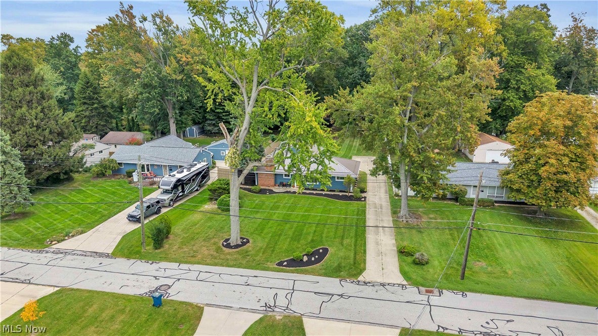 5821 Lake Road