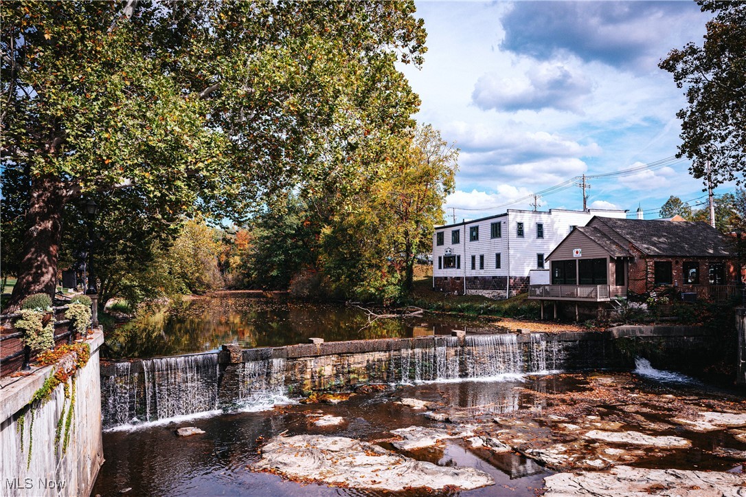 456 E Washington Street, Chagrin Falls, Ohio image 9