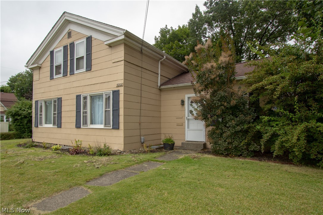 Don't miss the opportunity to view this spacious conventional style home. Conveniently located close to Davey Elementary, Stanton Middle School and Kent Theodore Roosevelt High School. Just a short walk to Downtown Kent to enjoy all it has to offer. Close to bike trails and walking paths. Recent updates include Roof and Garage Roof (2015), New Windows (2018), Furnace Replaced (2017), Updated Kitchen (2017), and Exterior of Home Painted (2015). With a fenced in yard located on two city lots, this home is ready for your family.