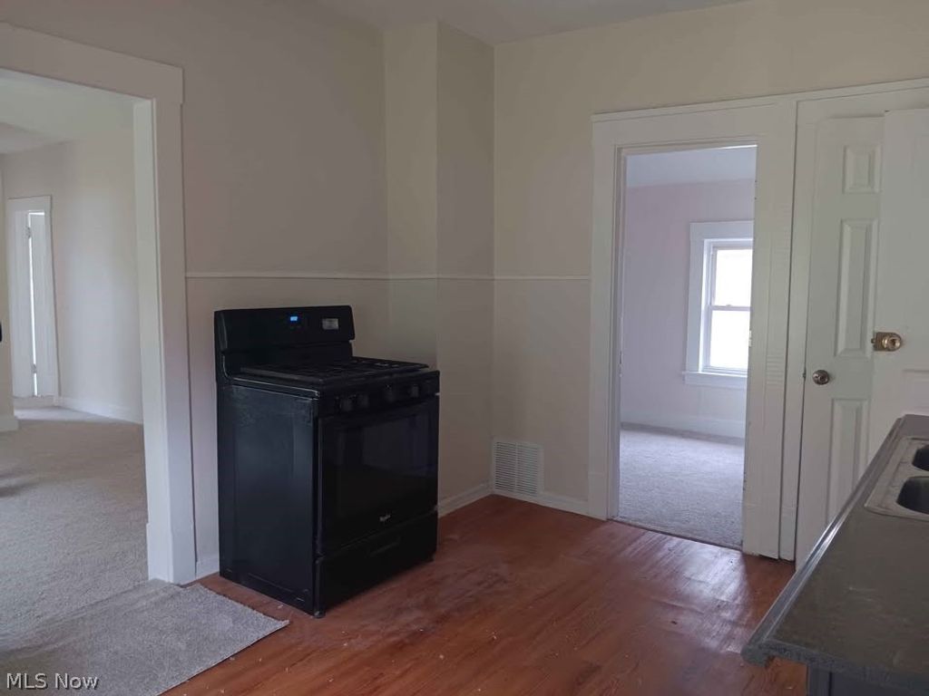 Photo of 3451 W 63rd Street #up, Cleveland, OH 44102 (MLS # 5189492)