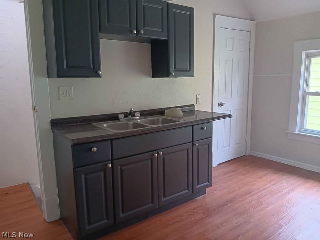 Photo of 3451 W 63rd Street #up, Cleveland, OH 44102 (MLS # 5189492)