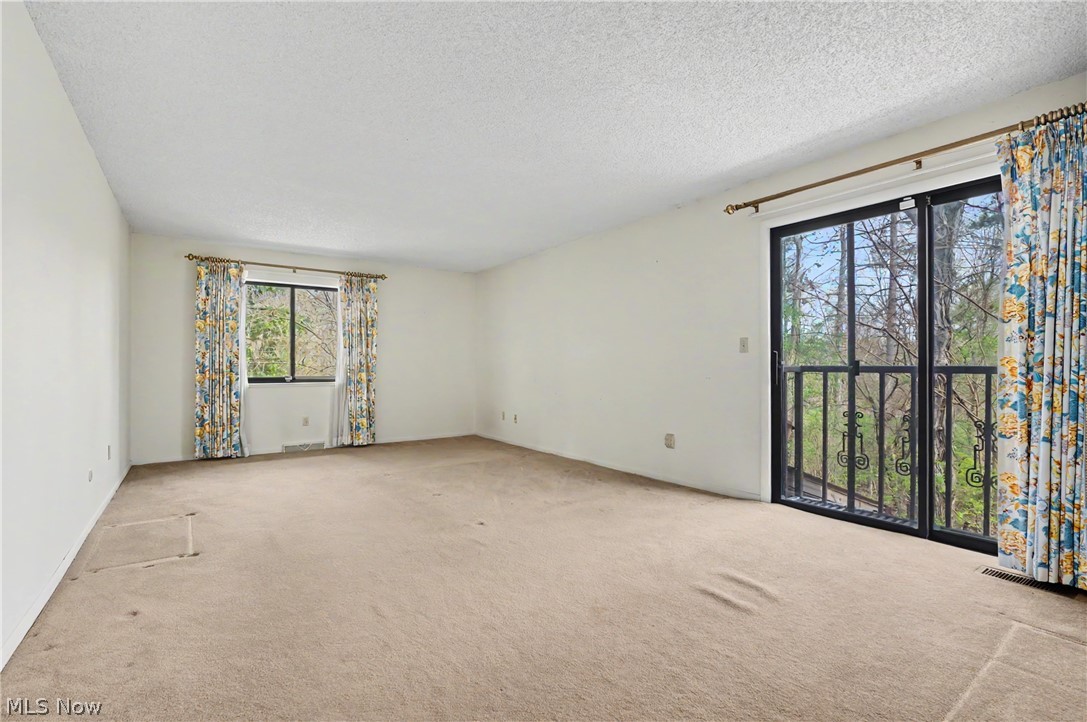 Hampton Woods - Residential