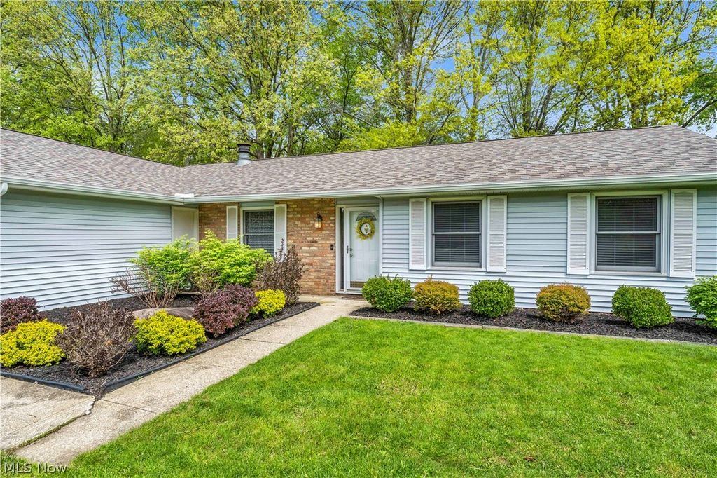 Photo of 6151 Hickory Trail, North Ridgeville, OH 44039 (MLS # 5202990)