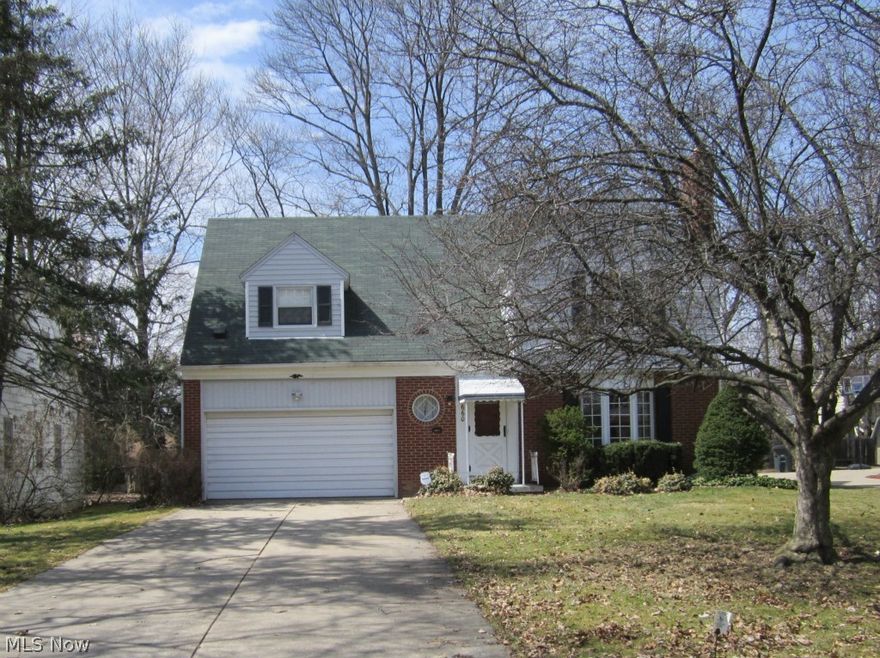 SELLER TO PAY $3,000 TOWARD BUYERS CLOSING COSTS....Celebrate the Holidays in your beautiful up-dated home.Enter into a comfortable, large
living room, with bay windows,also a great stone fireplace.  Cheery dining room, takes you  forward to a sun room/den/ with hardwood floors, your choice. Then enter onto a back deck and enjoy the nice quiet back yard.. .Also from the dining room, you will find a very nice totally updated eat-in kitchen. For your convenience a half bath,all new and charming. Three ample sized bed room's,with large closets. Master bed room has triple closets. Lets explore the basement that has newly applied epoxy floor and painted walls. This home has a two car attached garage w/opener.   NOW for all the New iIems. Kitchen newer cabinets,floor,fan light. Dining-room,carpet,chandelier.Bed room's, new carpet. Bath rooms,floor,vanity,commode,light.  Newly painted throughout.  A must see, so put it on your Christmas Shopping List under things to do.
For your ease of min