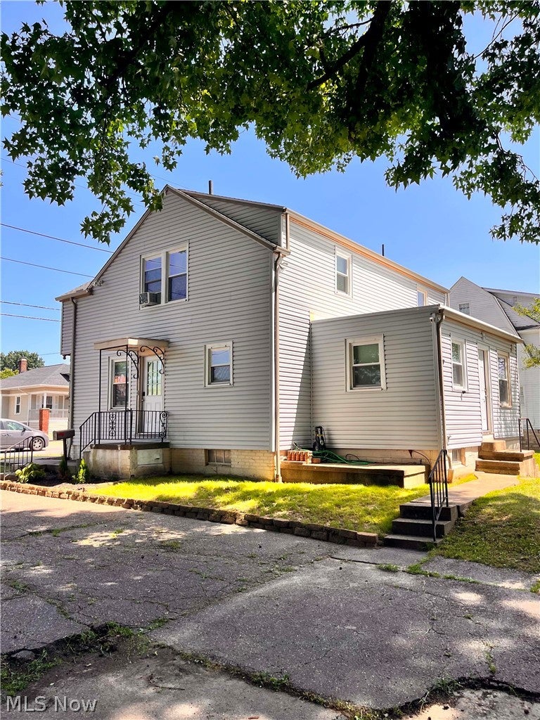 1921 Maple Avenue