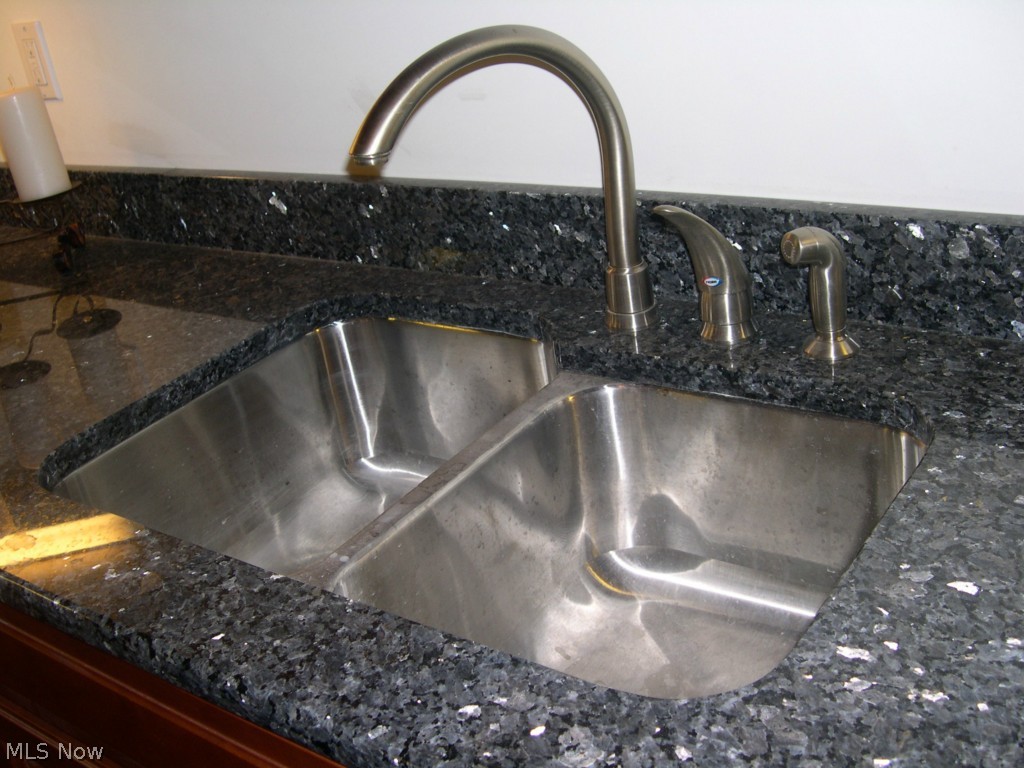 Lofts/Fourth Condo - Residential Lease