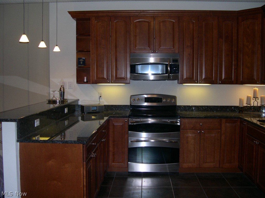 Lofts/Fourth Condo - Residential Lease