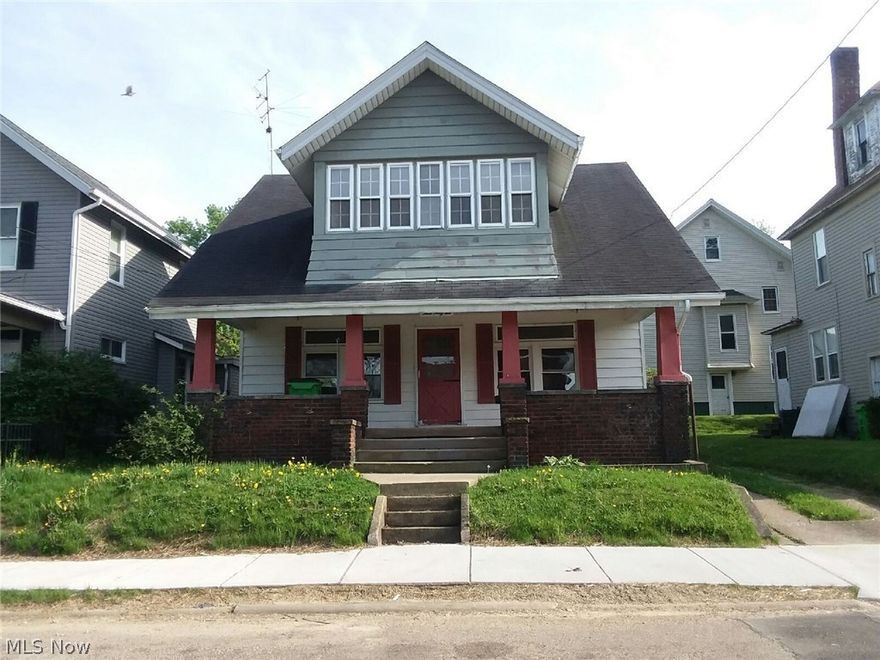 3 bedroom 1 bath home for rent, available for immediate occupancy. First months rent and security deposit required, credit and background check, application fee required. Pet's considered with additional pet deposit. Contact agent for more details. OPEN for Showings on Tuesday June 26th from 4:15-5:15 for showings