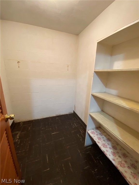 Country Club Condo - Residential