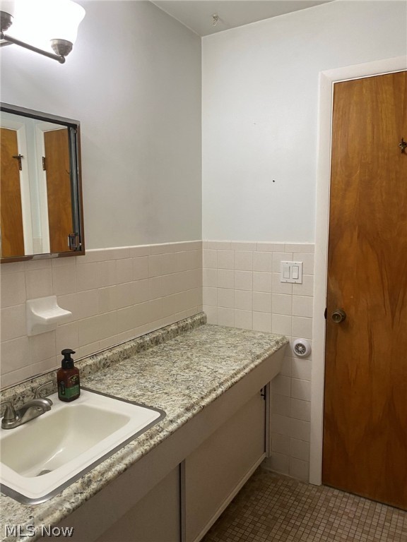 Country Club Condo - Residential