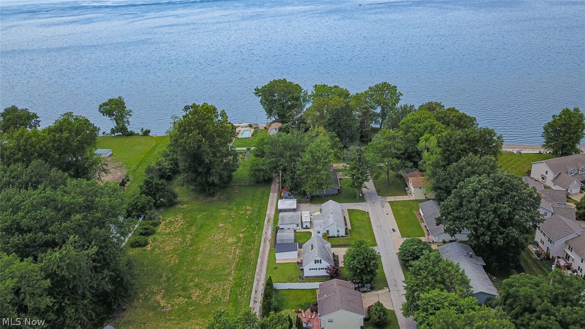 Wren Wood On The Lake - Residential