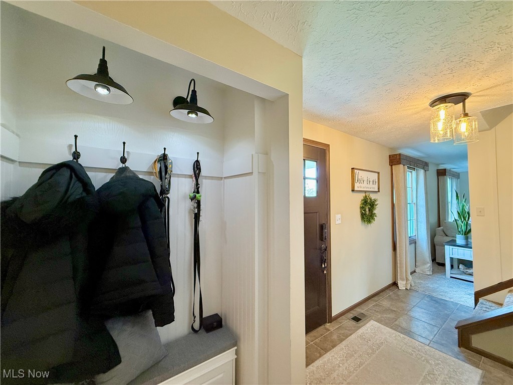 4684 Ledgewood Drive, Medina, Ohio image 3