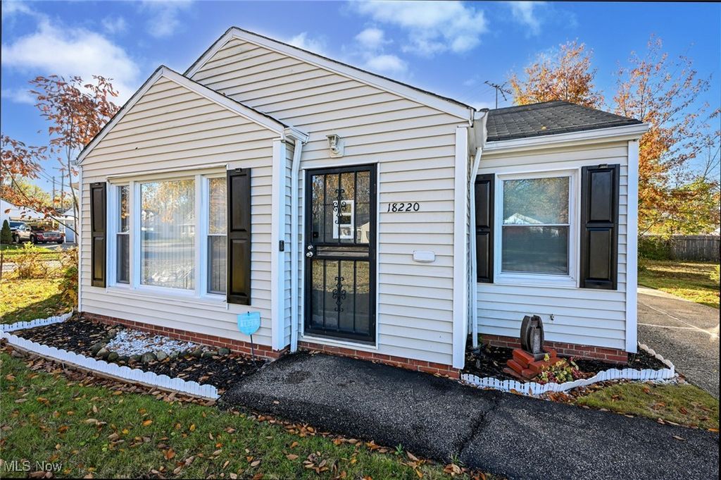 Photo of 18220 Invermere Avenue, Cleveland, OH 44128 (MLS # 5184848)