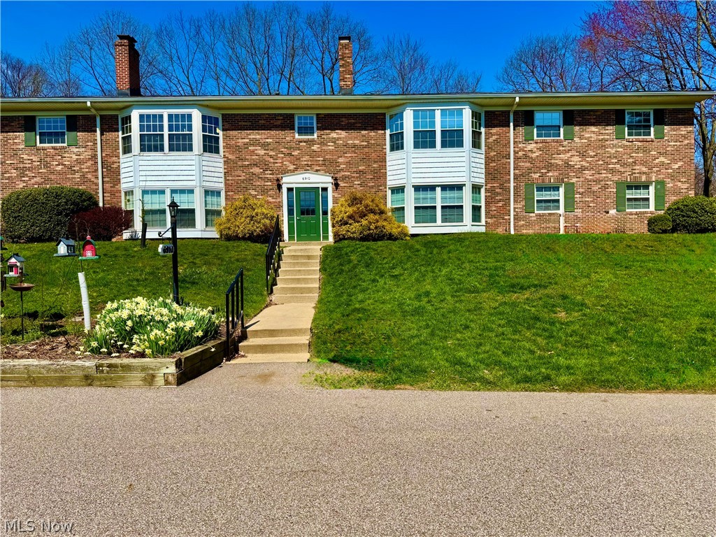 6910 Carriage Hill Drive 202