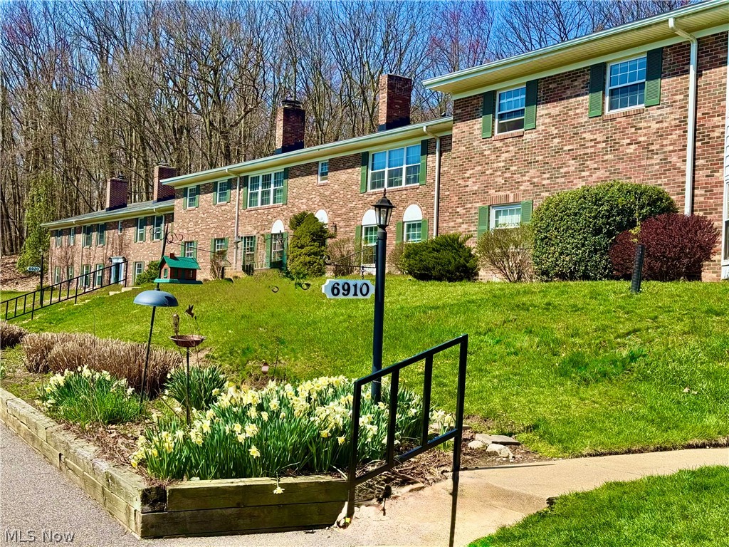 6910 Carriage Hill Drive 202