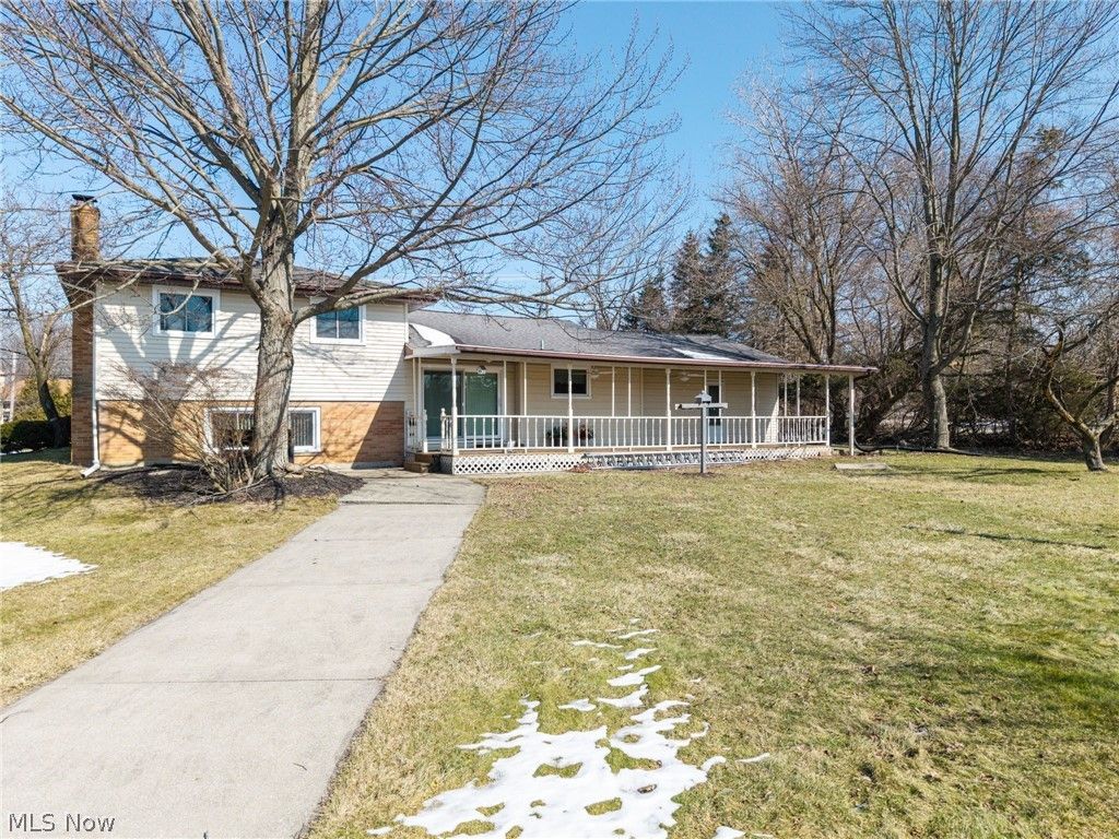 Photo of 5220 Center Road, Brunswick Hills, OH 44212 (MLS # 5189073)