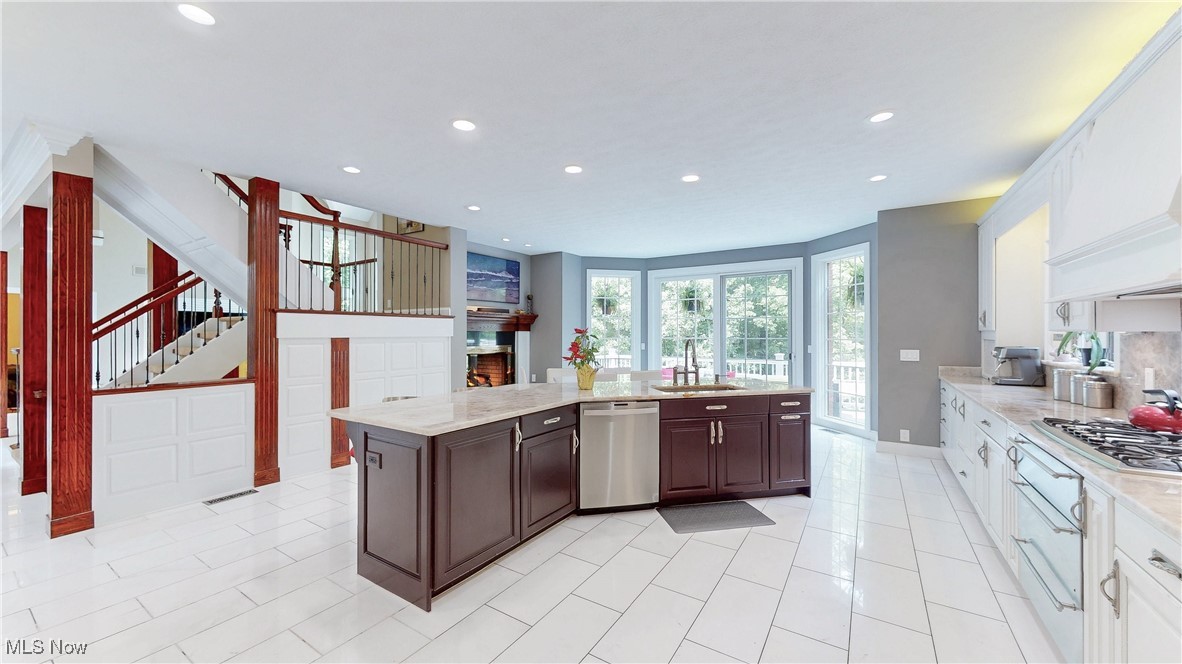 Gates Mills, Ohio 44040, United States, 4 Bedrooms Bedrooms, ,5 BathroomsBathrooms,Residential,Active,159565