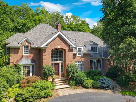 860 W Hill Drive Gates Mills OH 44040