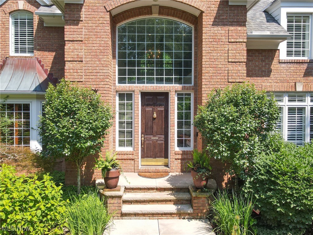 860 W Hill Drive