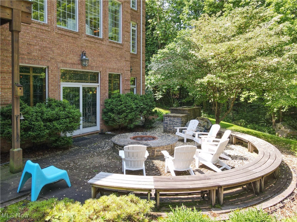 Gates Mills, Ohio 44040, United States, 4 Bedrooms Bedrooms, ,5 BathroomsBathrooms,Residential,Active,159565