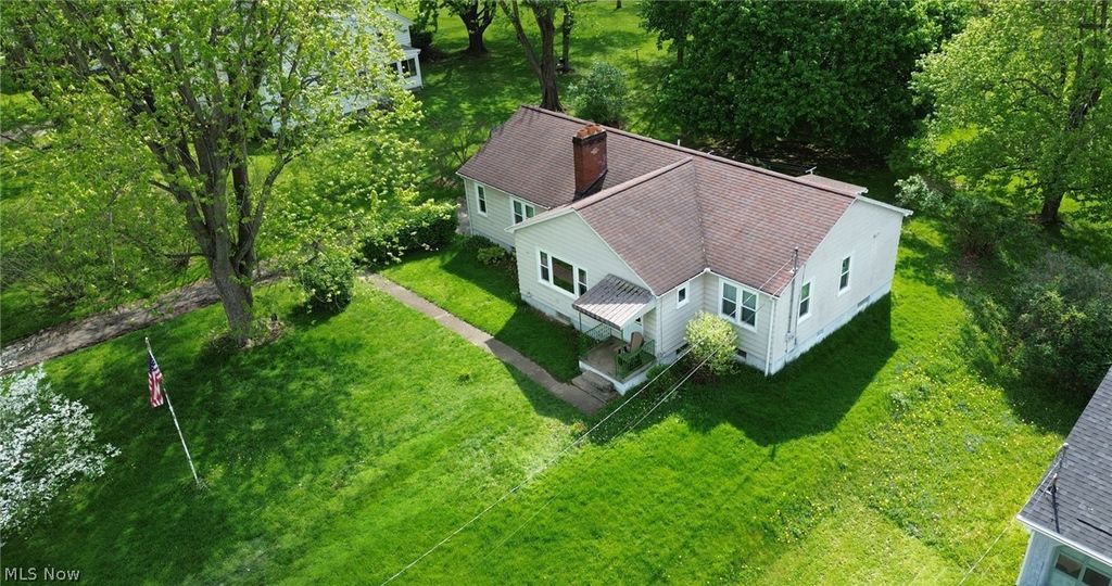 Photo of 1389 Eastview Drive, Salem, OH 44460 (MLS # 5204626)