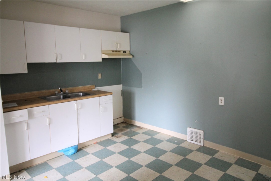 Upland Lawn - Residential Income