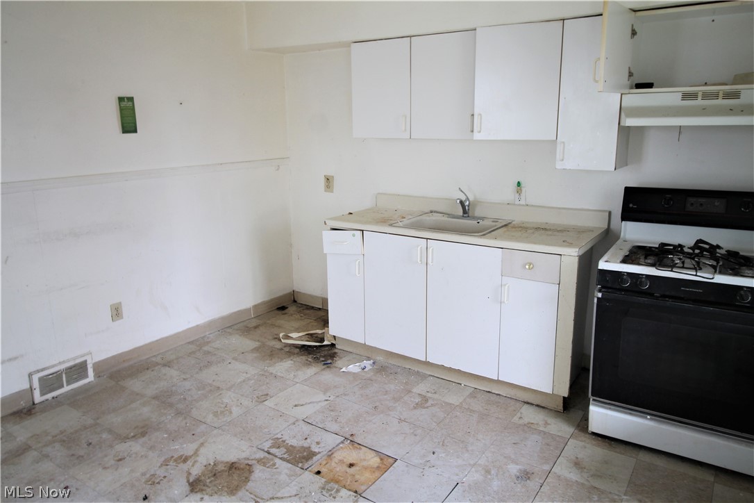 Upland Lawn - Residential Income